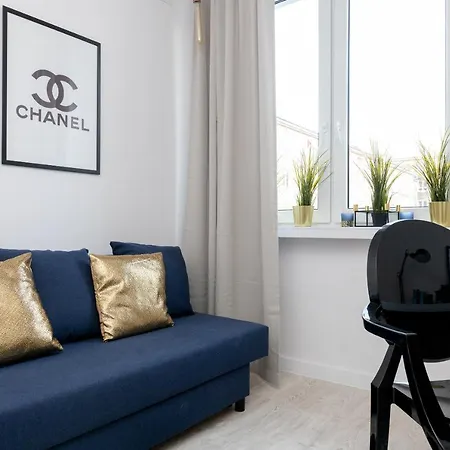 Stara Ochota Vogue By Bookinghost * Varsavia